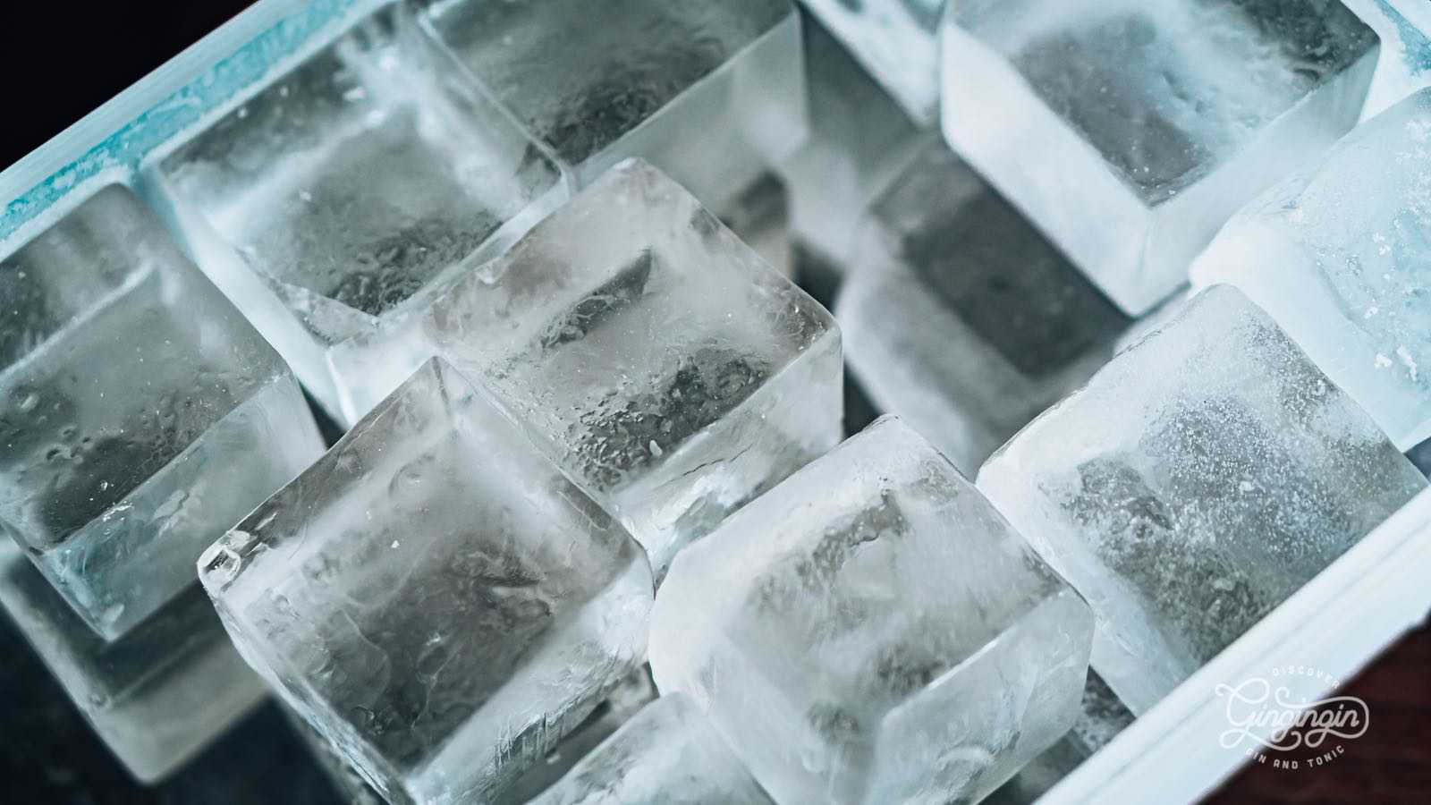 BEST Way to Make Crystal CLEAR Ice Cubes!!